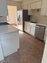 8316 High Point Cir in Darien, IL - Building Photo - Building Photo