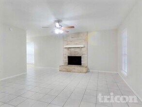 4615 Tealgate Dr in Spring, TX - Building Photo - Building Photo