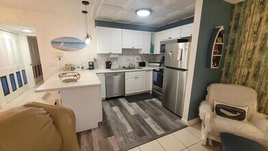 201 Kent L in West Palm Beach, FL - Building Photo - Building Photo