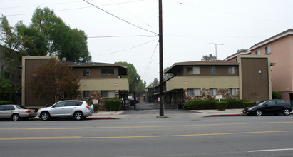 Little Oxnard Apartments in Van Nuys, CA - Building Photo - Building Photo