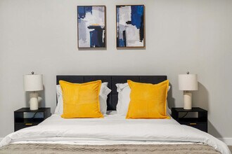 205 W 4th St in Cincinnati, OH - Building Photo - Building Photo