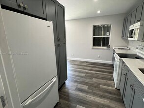 2837 NW 8th St in Fort Lauderdale, FL - Building Photo - Building Photo