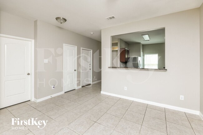 6324 Trinity Creek Dr in Fort Worth, TX - Foto de edificio - Building Photo