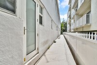 Lincoln Road Apartments in Miami Beach, FL - Building Photo - Building Photo