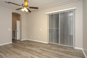 2304 Golf Manor Blvd in Valrico, FL - Building Photo - Building Photo