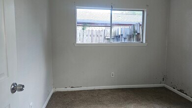 8710 Parkway Forest Dr in Houston, TX - Building Photo - Building Photo