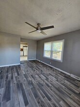 223 N Clinton St in Olathe, KS - Building Photo - Building Photo