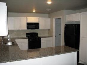 11639 Royal Coach Dr in Yukon, OK - Building Photo - Building Photo