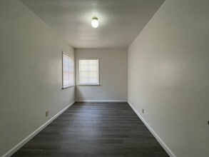 418 11th St in Paso Robles, CA - Building Photo - Building Photo