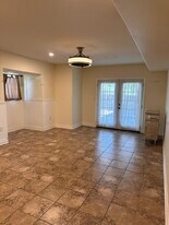 928 Eventide Dr, Unit 1 Cottage