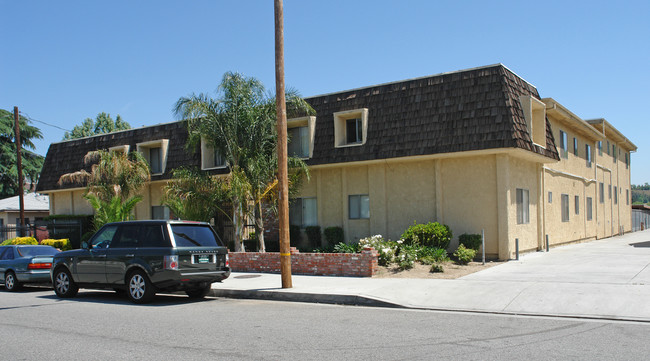 24884 Walnut St in Newhall, CA - Building Photo - Building Photo