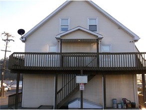 1000 E Grant St in East Butler, PA - Foto de edificio - Building Photo