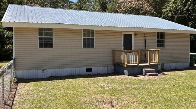 803 East Side Dr