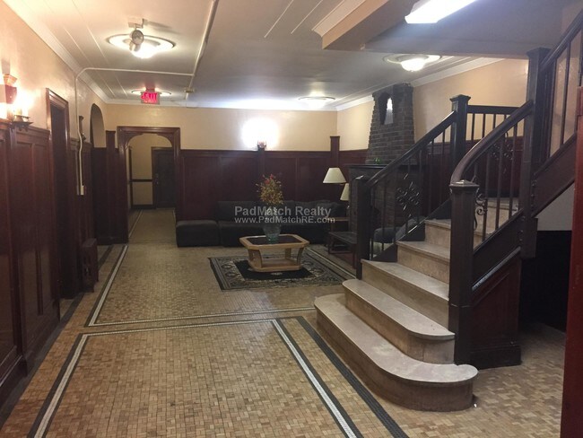 2045 Commonwealth Avenue-Unit -31 in Boston, MA - Building Photo - Building Photo