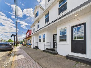 10 W Railroad Ave in Jamesburg, NJ - Building Photo - Building Photo