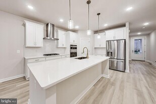 13317 Petrel St in Clarksburg, MD - Building Photo