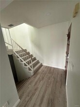 2248 Del Mar Rd in Montrose, CA - Building Photo - Building Photo