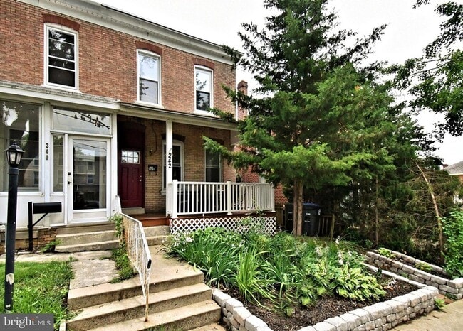 242 E 8th Ave in Conshohocken, PA - Building Photo - Building Photo