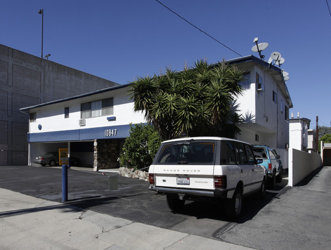 10847 Hortense St in North Hollywood, CA - Building Photo - Building Photo