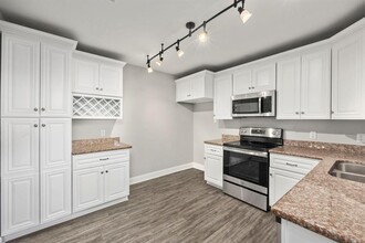 321 Circle Dr in Wharton, TX - Building Photo - Building Photo