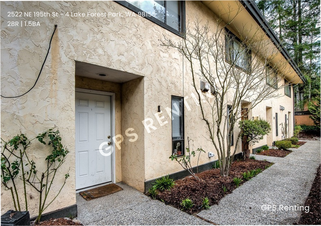2522 NE 195th St in Lake Forest Park, WA - Building Photo - Building Photo