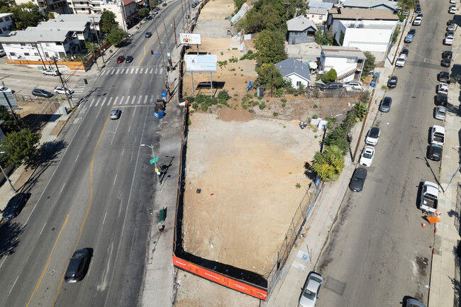 Sunset Everett in Los Angeles, CA - Building Photo - Building Photo