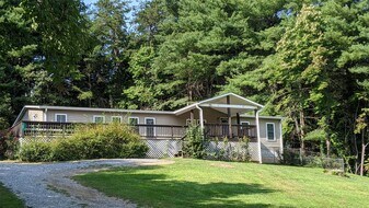 62 Red Pepper Rd in Sylva, NC - Building Photo