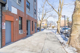 2761 Bronxwood Ave in Bronx, NY - Building Photo - Building Photo