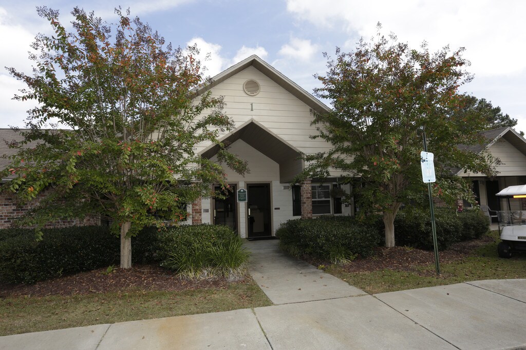 Greystone Manor Apartments in Mcdonough, GA