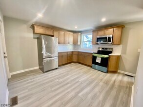 18 Sussex Ave in Morristown, NJ - Building Photo - Building Photo