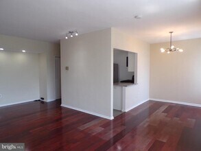 4390 Lorcom Ln in Arlington, VA - Building Photo - Building Photo