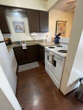 1030 SE Main St in Roseburg, OR - Building Photo - Building Photo