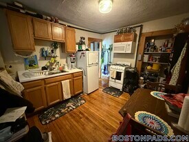 100 River St in Cambridge, MA - Building Photo