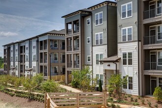 Tapestry at Turkey Creek in Knoxville, TN - Building Photo - Building Photo