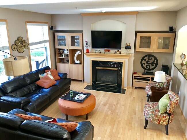 11276 Preswick Blvd in Eden Prairie, MN - Building Photo - Building Photo