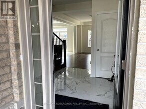 38 Jack Potts Wy in Clarington, ON - Building Photo - Building Photo