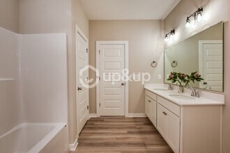 227 John Harold Dr in Meridianville, AL - Foto de edificio - Building Photo
