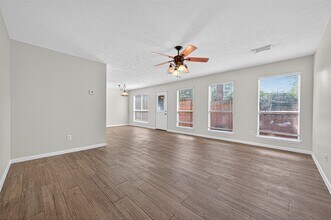 1902 Sugar Pine Cir in Houston, TX - Building Photo - Building Photo