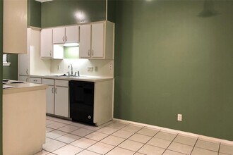 106 E 30th St in Austin, TX - Building Photo - Building Photo