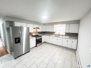 1254 Reservoir Ave in Bridgeport, CT - Building Photo - Building Photo