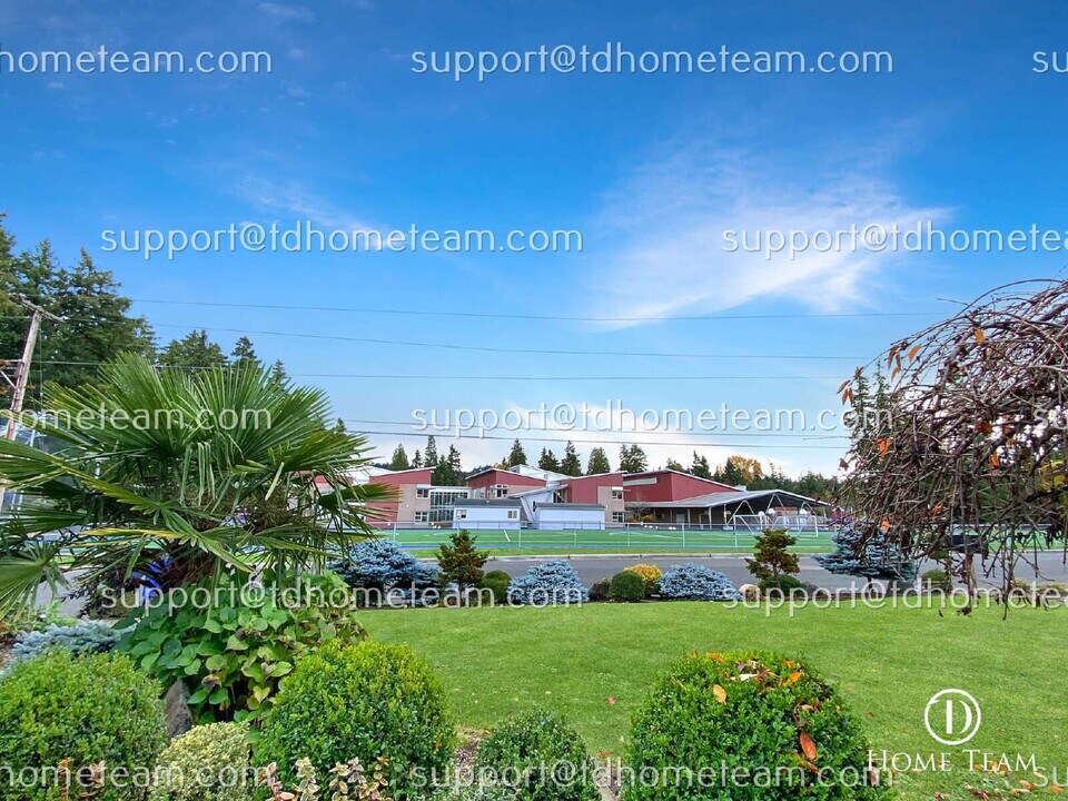 5229 117th Ave SE-Unit -#B in Bellevue, WA - Building Photo