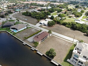 2504 Magdalina Dr in Punta Gorda, FL - Building Photo - Building Photo