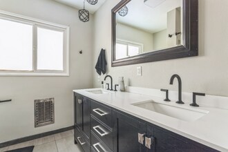 7121 Firmament Ave in Los Angeles, CA - Building Photo - Building Photo