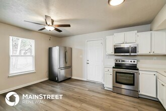 8007 Apple Valley Dr in Louisville, KY - Building Photo - Building Photo