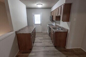 216 Wheaton Ct in Columbia, MO - Building Photo - Building Photo