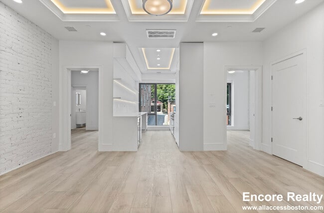 1580 Beacon St, Unit 3