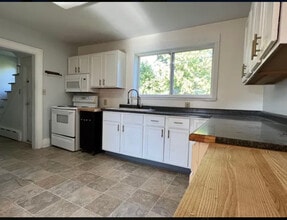 420 Silver St in Negaunee, MI - Building Photo - Building Photo