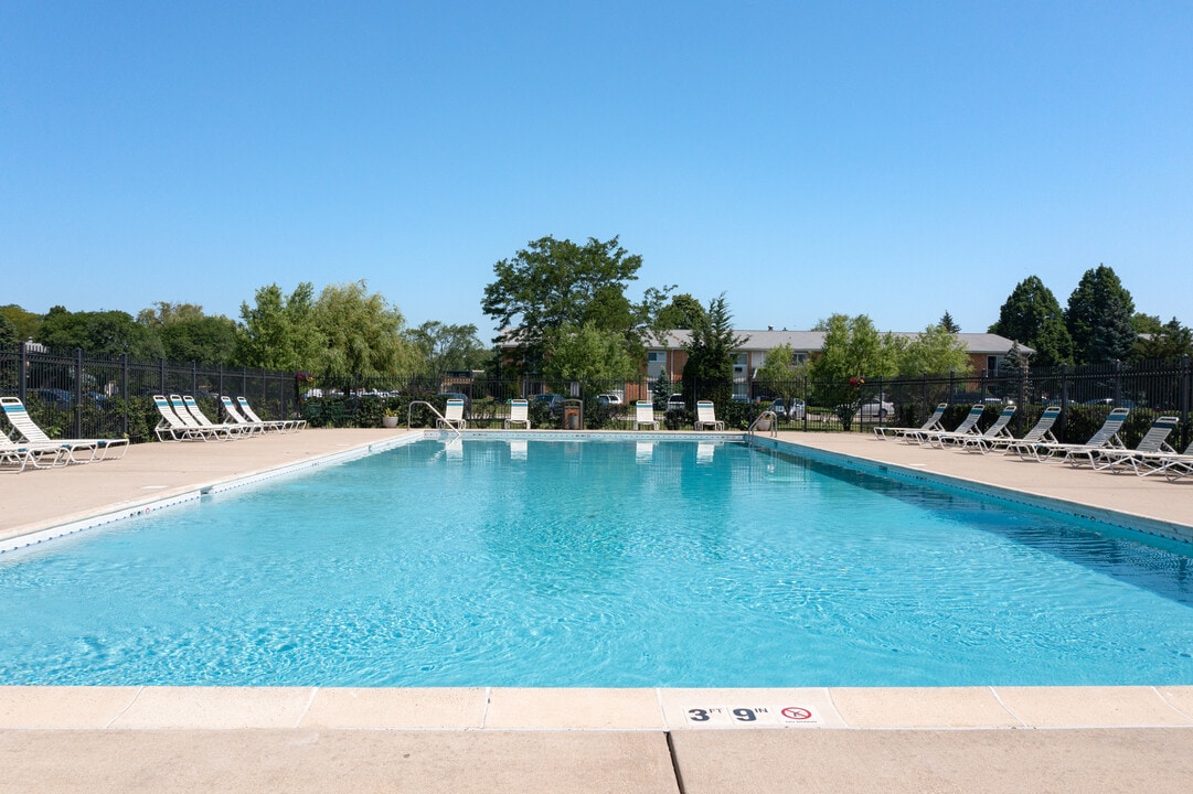 Park Ridge Commons in Des Plaines, IL - Foto de edificio