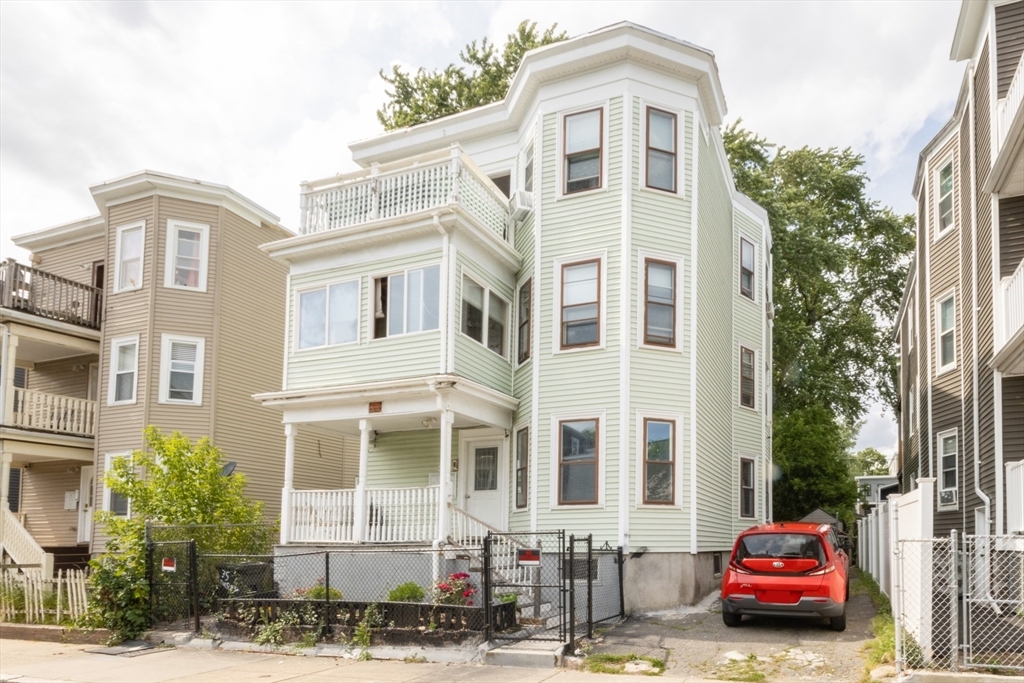 35 Torrey St in Boston, MA - Building Photo
