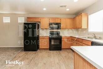 5260 Paradise Valley Ave in Las Vegas, NV - Foto de edificio - Building Photo